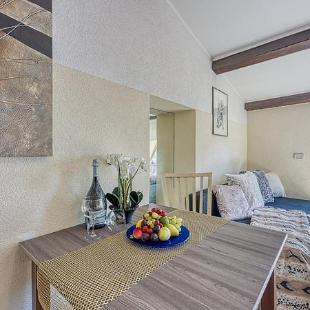 Old Town Apartments In Umag Bagian luar foto